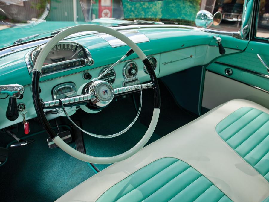  Ford Fairlane Crown Victoria Skyliner 1955 года  (фото 10 из 36)